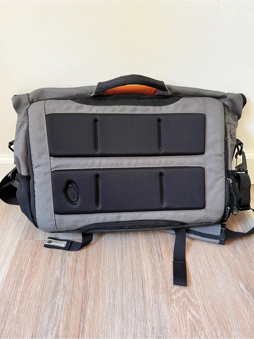 Timbuk2 Classic Messenger Bag Gray Orange Laptop Crossbody GUC Large travel